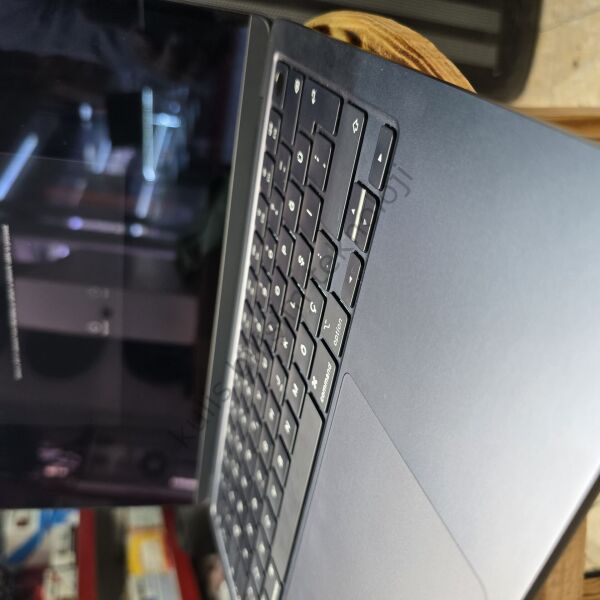2.EL MacBook Air m3 8gb Ram 256gb SSD