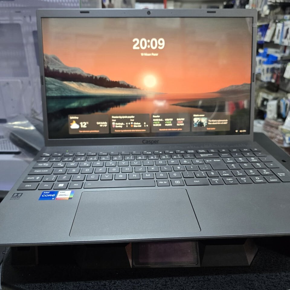 Casper Nirvana C550 i5-1235U 8 GB 512 GB MS Disk 15.6'' Teşhir-dizüstü bilgisayar