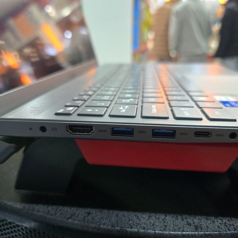 Casper Nirvana C550 i5-1235U 8 GB 512 GB MS Disk 15.6'' Teşhir-dizüstü bilgisayar