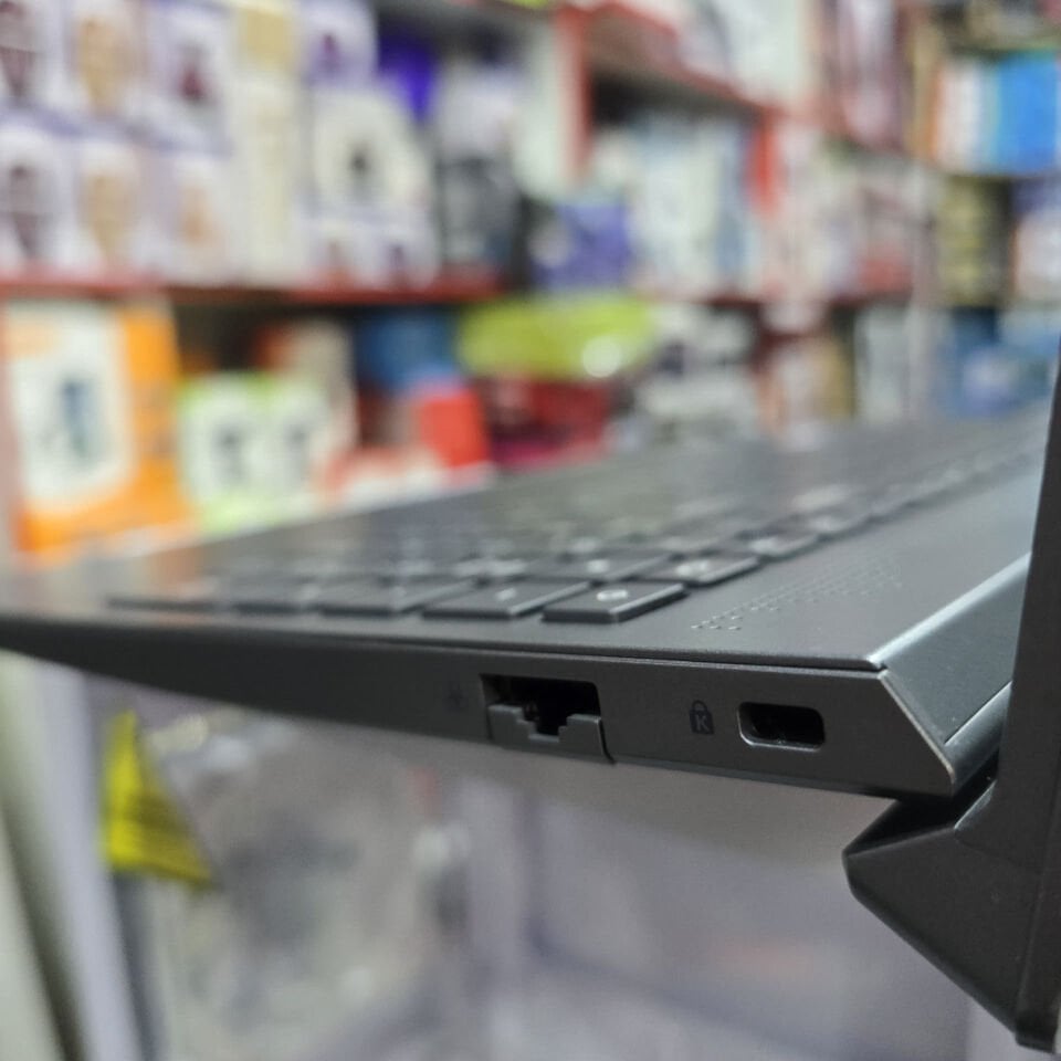 Casper Nirvana C550 i5-1235U 8 GB 512 GB MS Disk 15.6'' Teşhir-dizüstü bilgisayar