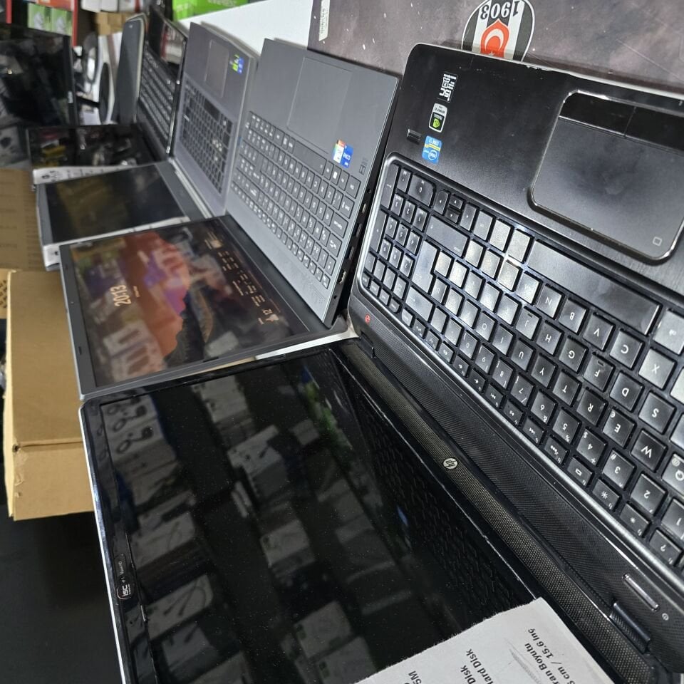 Casper Nirvana C550 i5-1235U 8 GB 512 GB MS Disk 15.6'' Teşhir-dizüstü bilgisayar