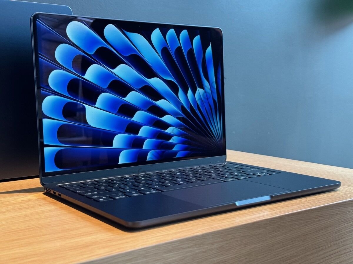 2.EL MacBook Air m3 8gb Ram 256gb SSD