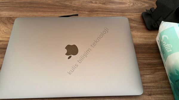 MacBook Air 13.3 inc M1 8CPU 7GPU 8GB 256GB Uzay Grisi