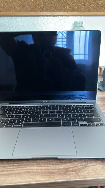 MacBook Air 13.3 inc M1 8CPU 7GPU 8GB 256GB Uzay Grisi