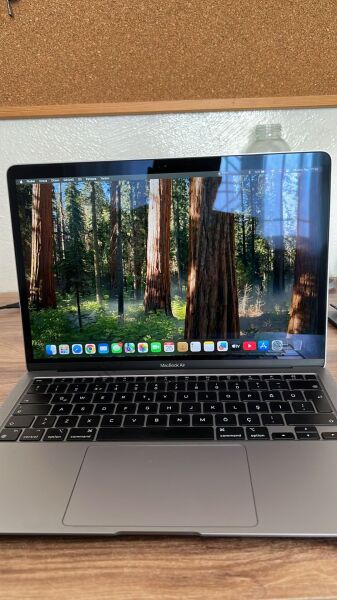 MacBook Air 13.3 inc M1 8CPU 7GPU 8GB 256GB Uzay Grisi
