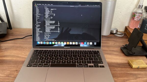 MacBook Air 13.3 inc M1 8CPU 7GPU 8GB 256GB Uzay Grisi