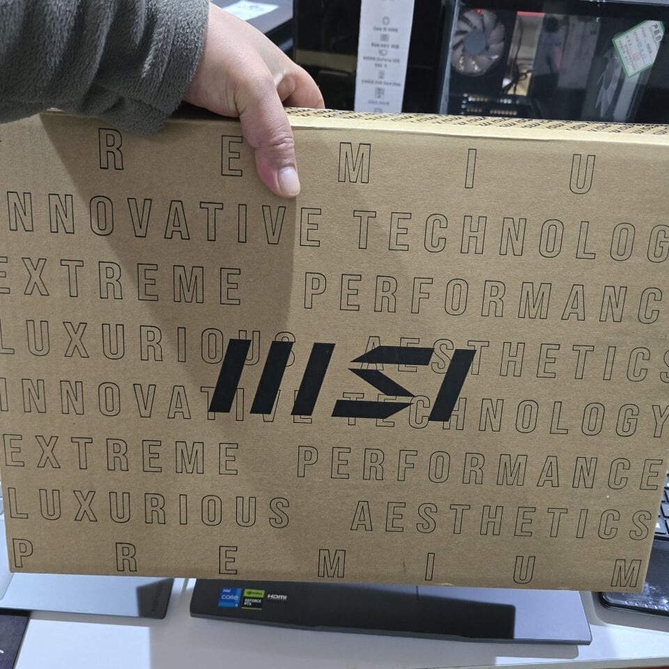 MSI Thin 15 B13UC-2847TR I5-13420H 16GB 512GB RTX3050 W11H -Teşhir-dizüstü bilgisayar